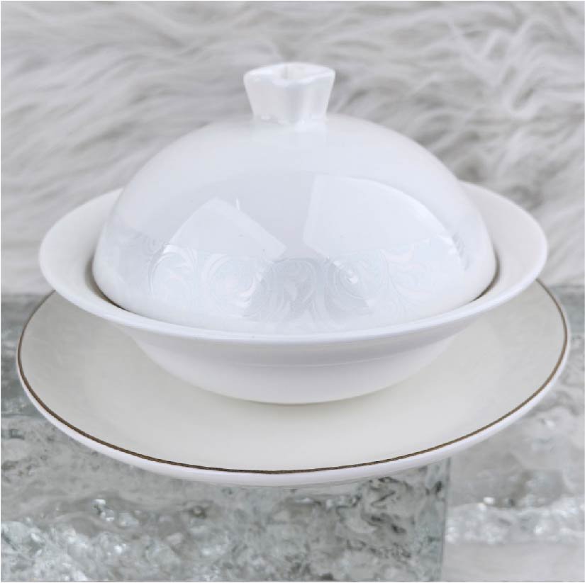 1 Qingcheng Linglong Four-Leaf Clover Tea Cup with Lid & Saucer Set - Image 1